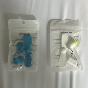 Mini Cell Phone Fans USB blue and white size 43 x 30 x 89.3 MM iPhone compatible